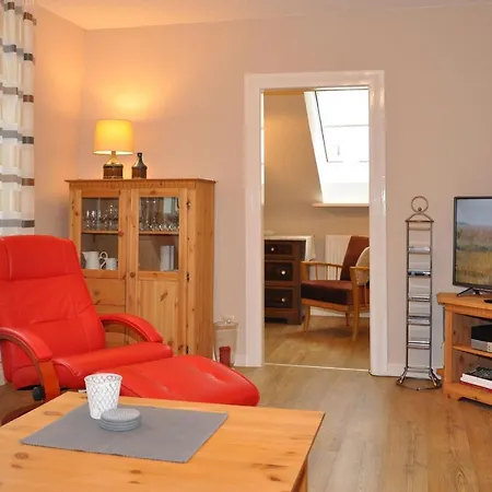 Bruckner Apartment *